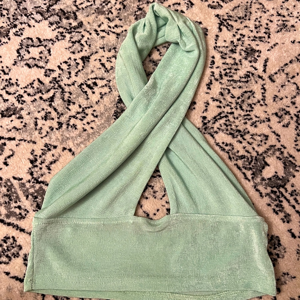Green crop top, medium